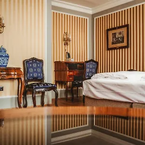 Henri Siebterbezirk Hotel