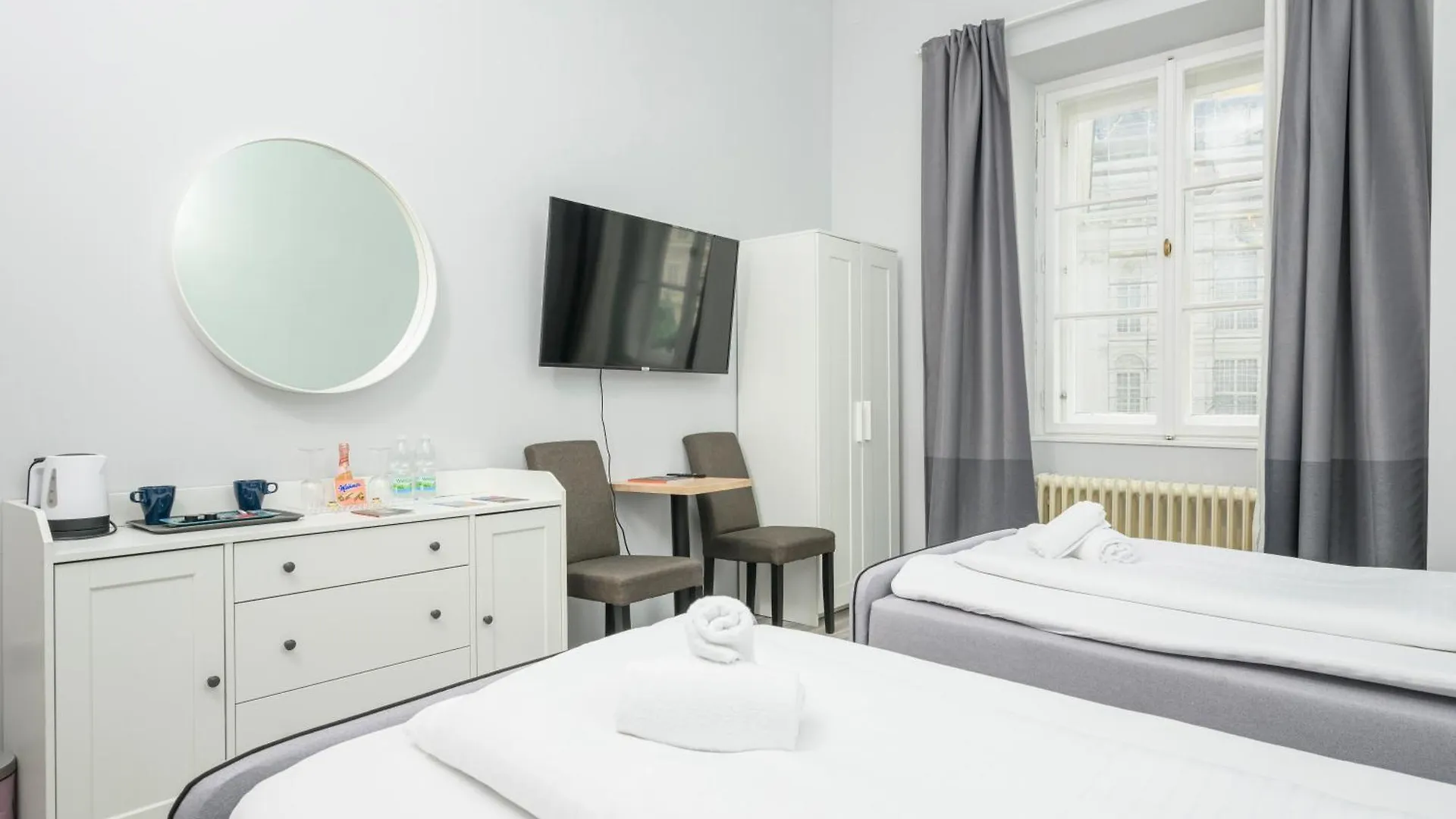 Elegance Palais Palffy Apartments Wien 4*,