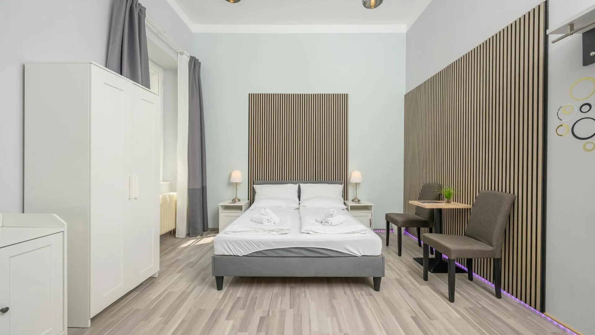 Elegance Palais Palffy Apartments Wien 4*,